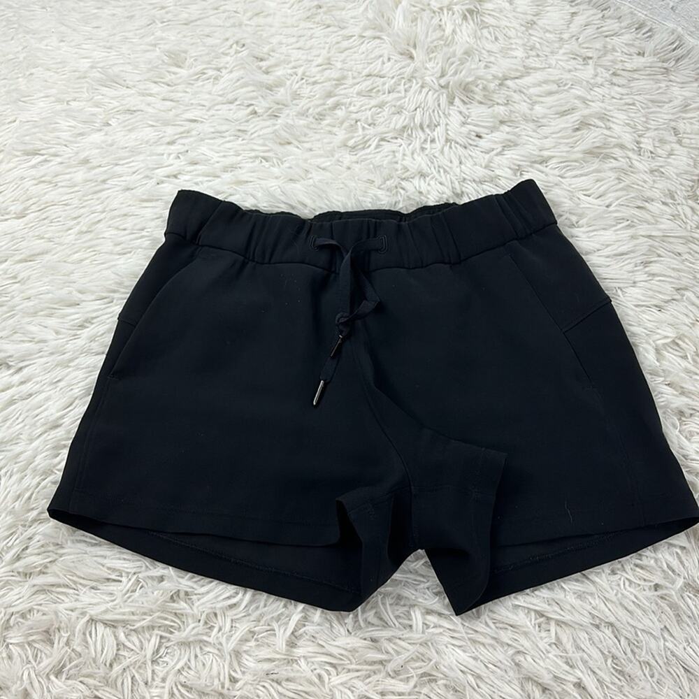Lululemon On The Fly Short *Woven *2.5" Black